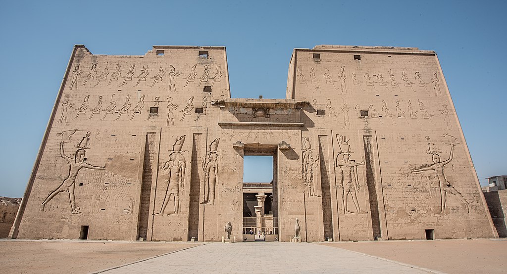 <span>Day 3</span>Visit to Edfu and Kom Ombo Temples.